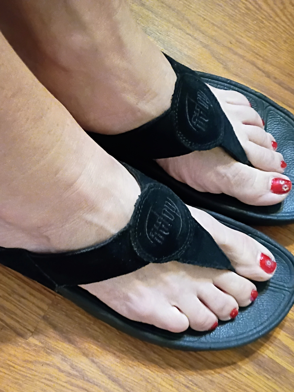 Fitflop Black Women's Suede Thong Sandals#22